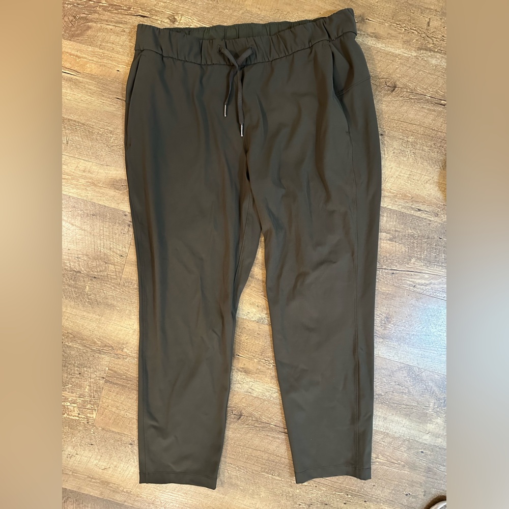 Lululemon Women’s Stretch High-Rise Pant